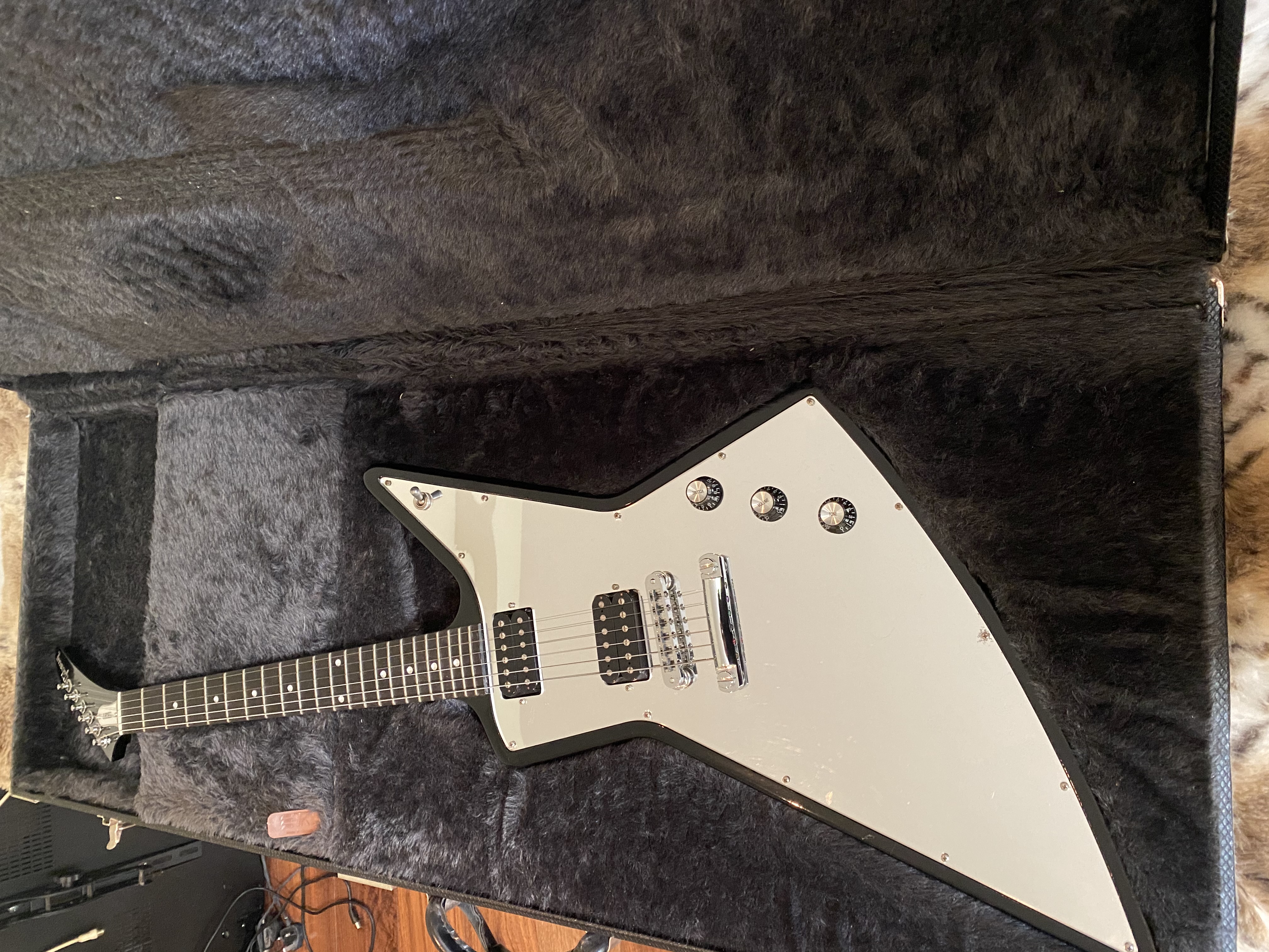 Gibson Explorer New Century gallery view 3